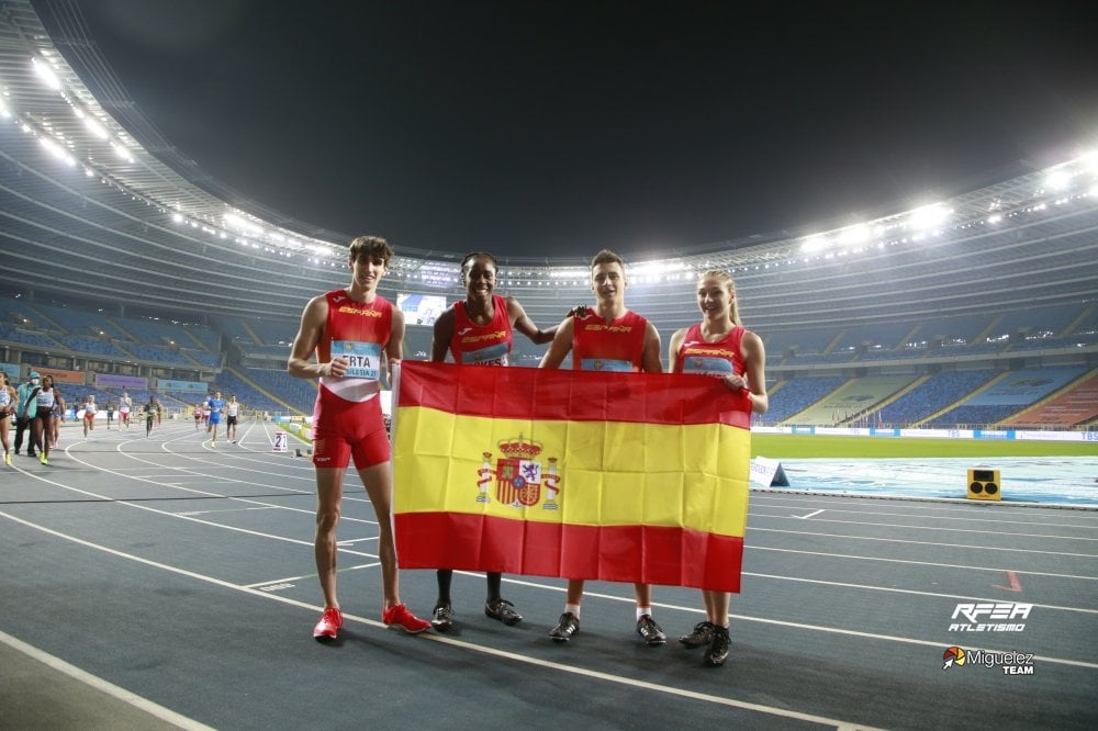 Equipo 4x400 mixto record de España