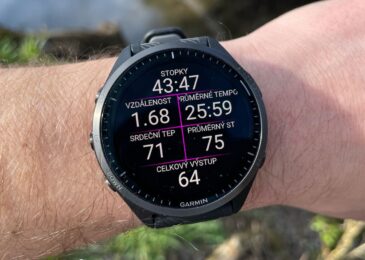 Photo wrist de Garmin Forerunner 965: características y review