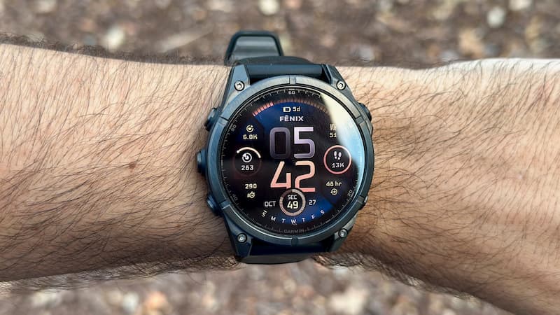 Garmin Fénix 8 AMOLED puesto
